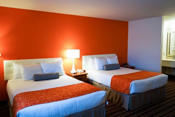 Howard Johnson by Wyndham Salinas image 16