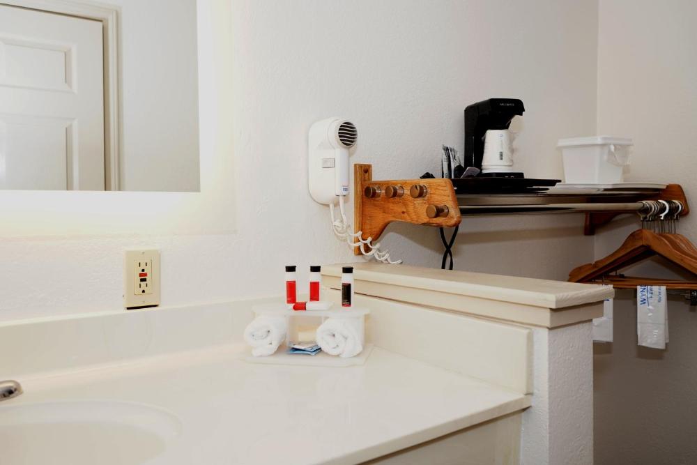 Room image 3